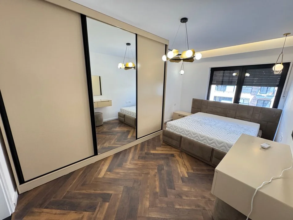 Tirane, jepet me qera apartament 2+1 Kati 1, 110 m² 1.000 € (Kodra e diellit)
