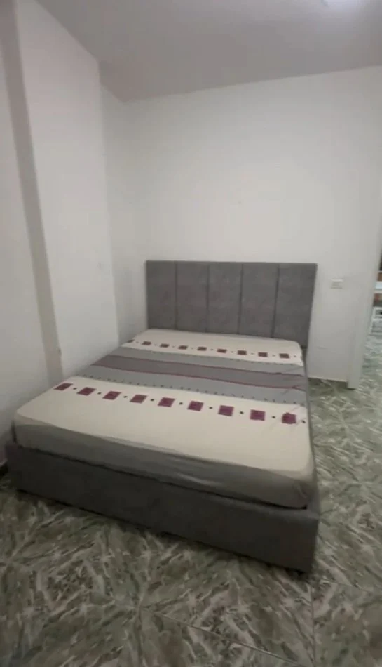 Tirane, jepet me qera apartament 2+1+Ballkon Kati 7, 87 m² 550 € (rruga Din Bosko)