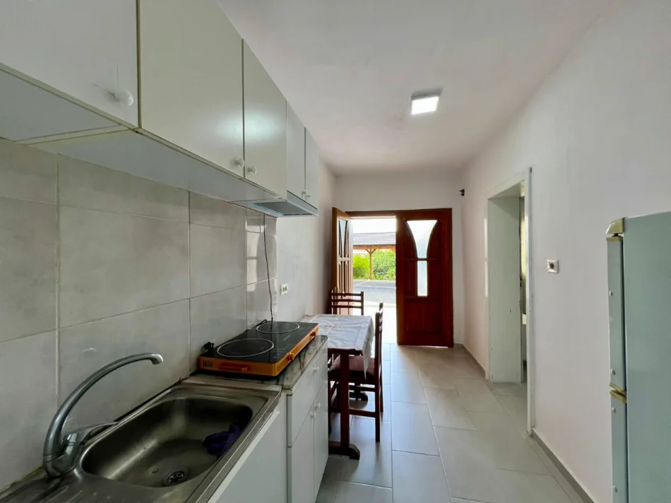 Tirane, jepet me qera garsonier 1+1 Kati 1, 36 m² 250 € (Rruga Mihal Grameno)