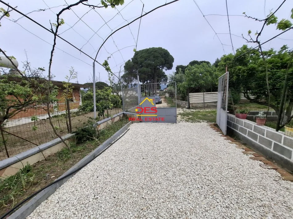 Vlore, jepet me qera shtepi 2+1+Ballkon Kati 0, 89 m² 350 € (Rr Sazani, Vlorë)