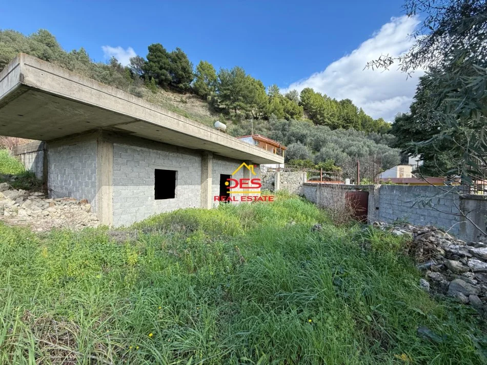 Vlore, shitet shtepi 2+1 Kati 0, 119 m² 125.000 € (Rruga Demokracia)