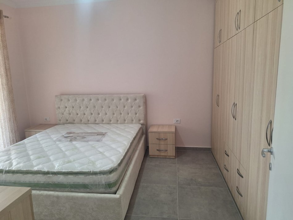 Tirane, jepet me qera apartament 1+1+Parkim Kati 5, 77 m² 500 € (OASIS ASTIR)