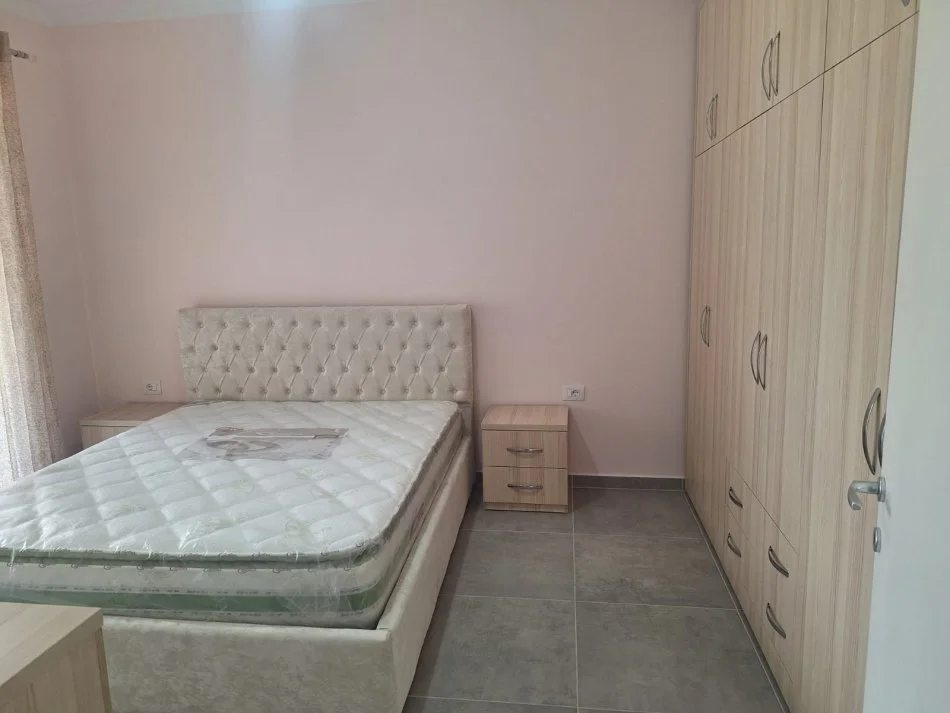 Tirane, jepet me qera apartament 1+1+Parkim Kati 5, 77 m² 500 € (OASIS ASTIR)