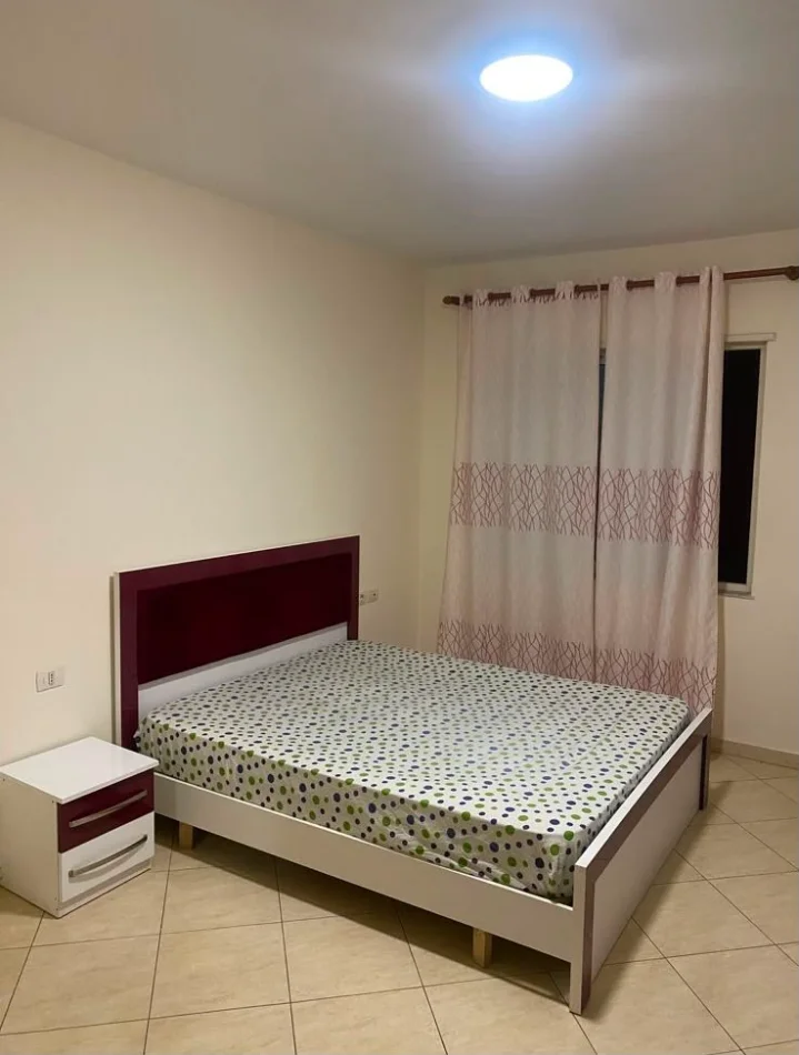 Tirane, jepet me qera apartament 3+1 Kati 8, 115 m² 550 € (Astir)