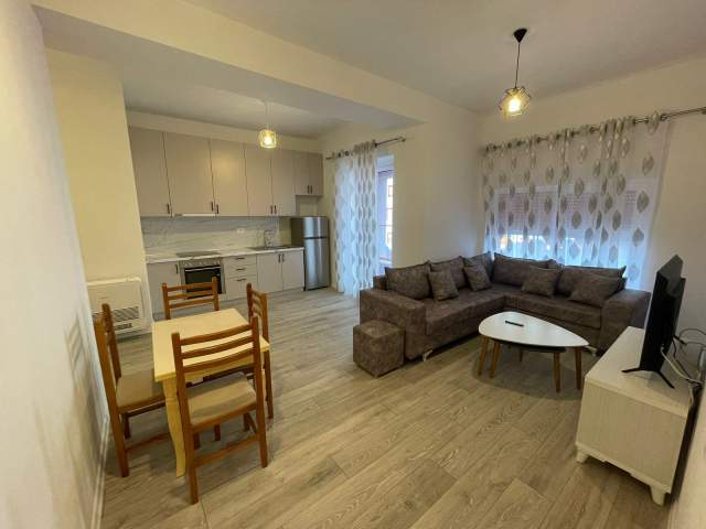 Tirane, jepet me qera apartament 2+1+A+BLK Kati 4, 100 m² 500 Euro (Aldi dem)