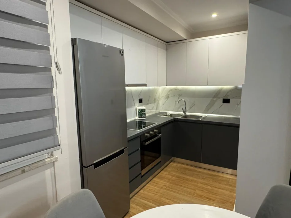 Tirane, shitet apartament 2+1+Ballkon Kati 2, 84 m² 252.000 € (Rruga Mine Peza)