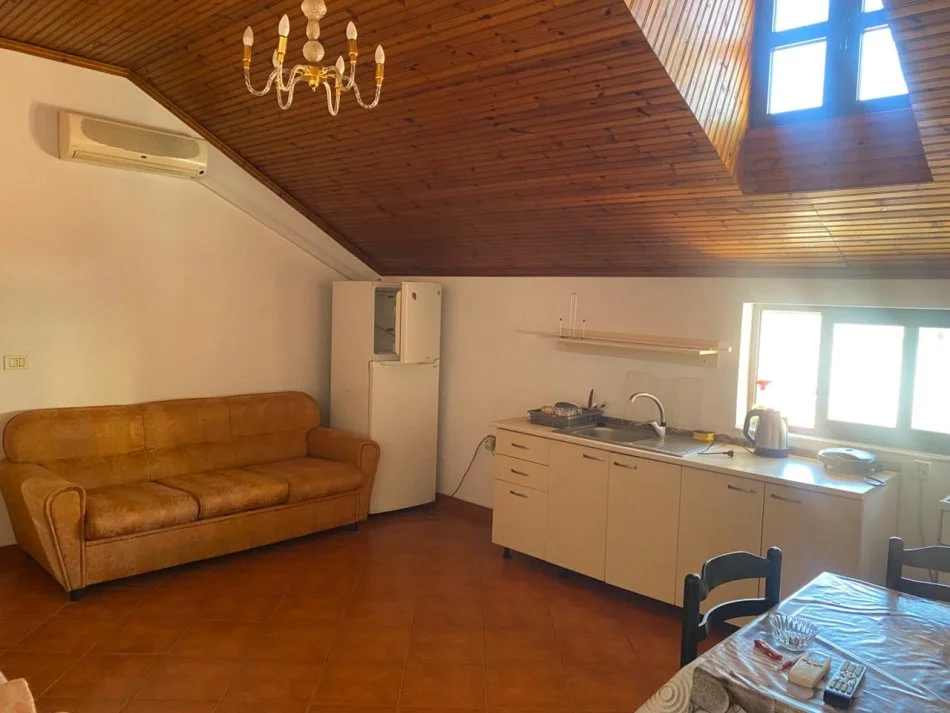 Tirane, jepet me qera apartament 2+1+Ballkon Kati 2, 90 m² 550 €