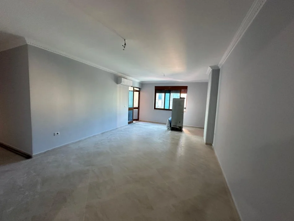 Tirane, jepet me qera apartament 2+1 Kati 3, 125 m² 600 € (QIRA APARTAMENT PER ZYRA OSE BANIM!)