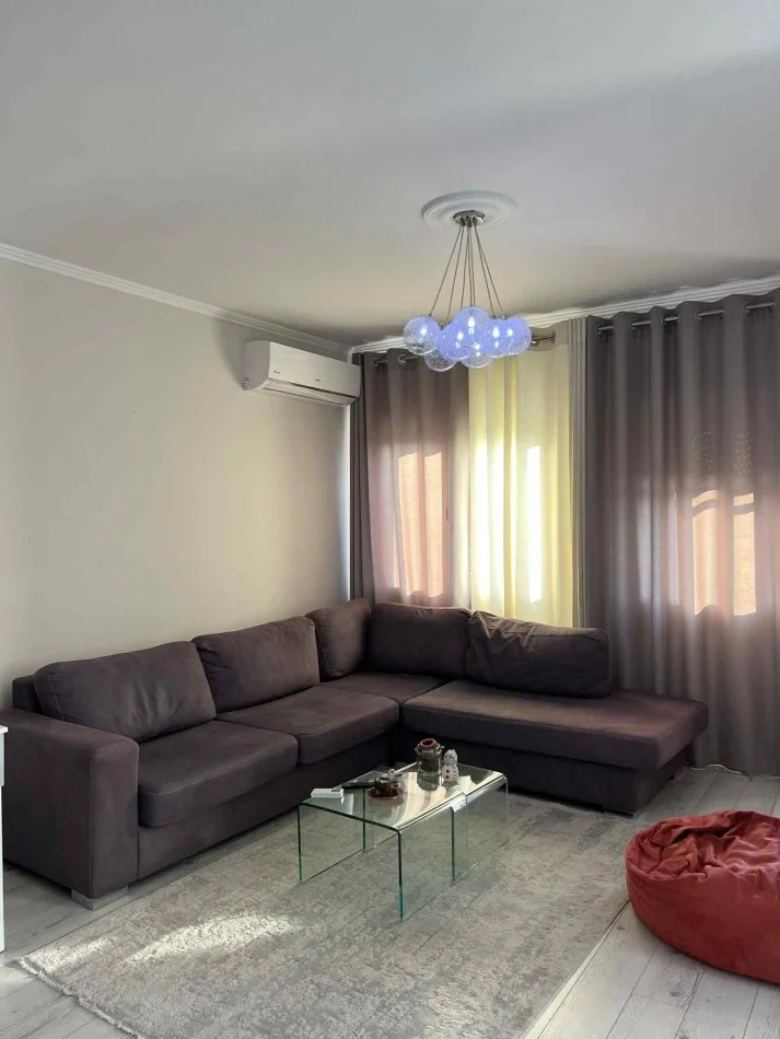 Tirane, jepet me qera apartament 2+1+Ballkon Kati 6, 90 m² 450 € (YZBERISHT PRANE GRAND GALLERY)