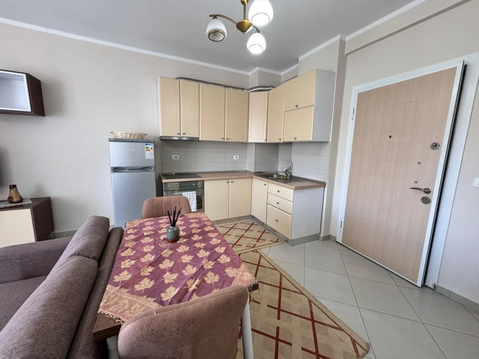 Tirane, jepet me qera apartament 1+1 Kati 2, 69 m² 500 € (Komuna E Parisit)