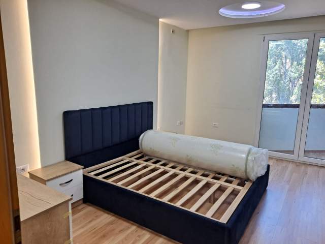 Tirane, jepet me qera apartament 1+1+A+BLK Kati 3, 80 m² 400 Euro (Rruga durrsit)