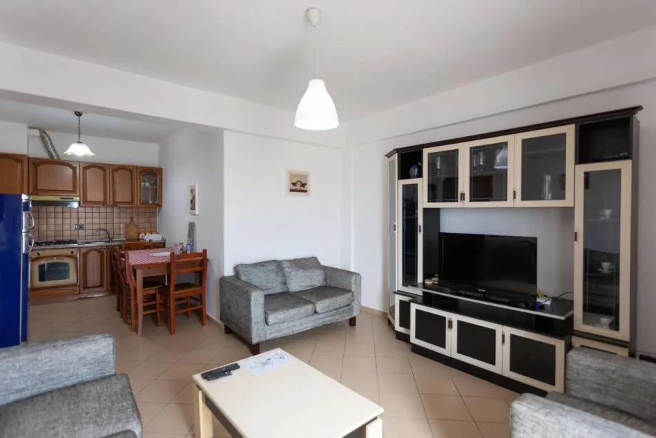 Durres, jepet me qera apartament 2+1+Ballkon Kati 7, 350 € 