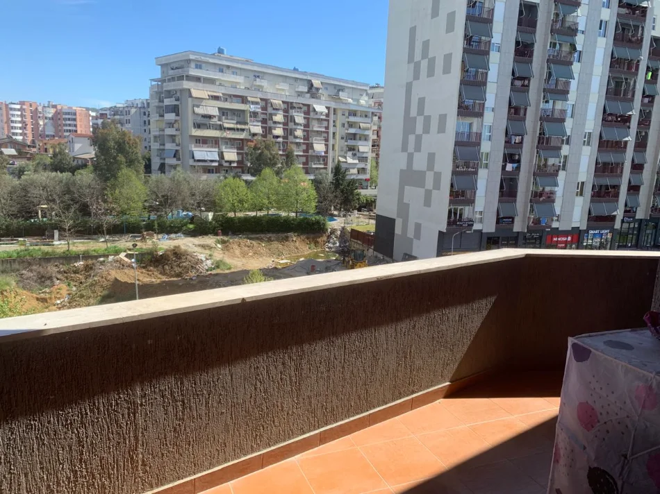 Tirane, shes apartament 2+1+Ballkon Kati 4, 159.390 € 