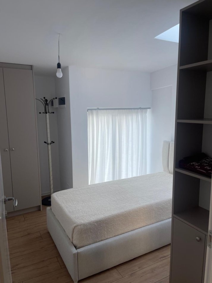 Tirane, jepet me qera shtepi 2+1 Kati 1, 350 € (Komisariati 6)