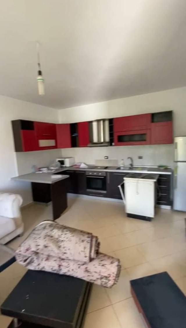 Tirane, jepet me qera shtepi 2+1 Kati 2, 90 m² 30.000 Leke (rruga Burgut)