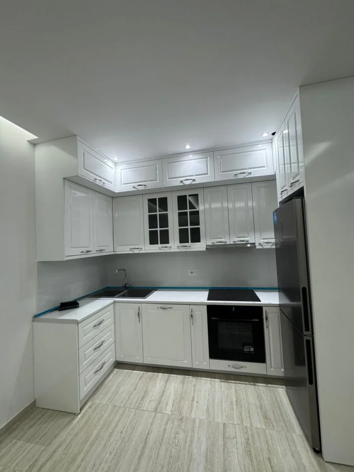 Tirane, jepet me qera apartament 2+1+Aneks Kati 4, 100 m² 600 € (Fusha e Aviacionit)