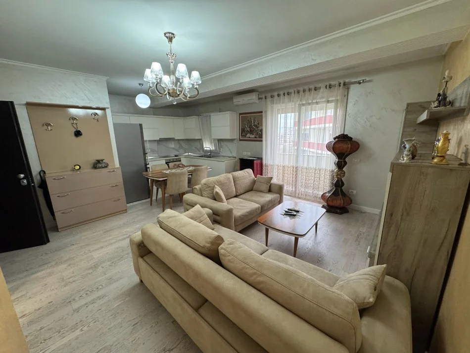 Tirane, jepet me qera apartament 1+1 Kati 6, 80 m² 550 € (Prane concord center)
