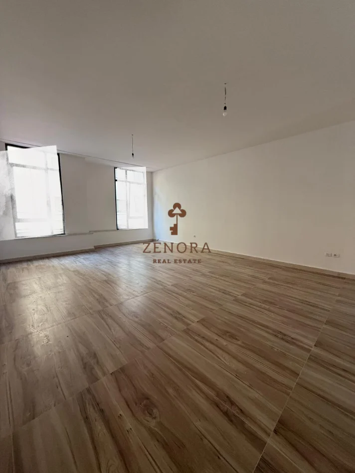 Tirane, jepet me qera zyre , 154 m² 2.600 € (Mine Peza)