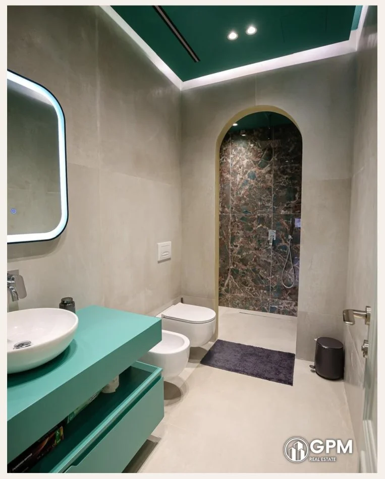 Tirane, shitet apartament duplex 3+1 , 187 m² 480.000 € .