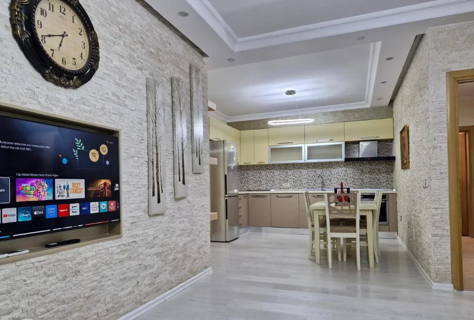 Tirane, shitet apartament 3+1 Kati 4, 126 m² 209.000 € (Xhamlliku)