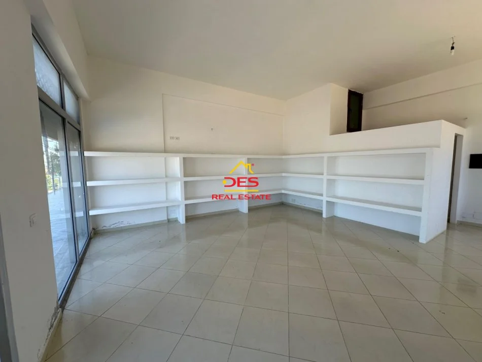 Vlore, shitet ambjent biznesi Kati 0, 58 m² 105.000 € (Rruga Dhimitër konomi)
