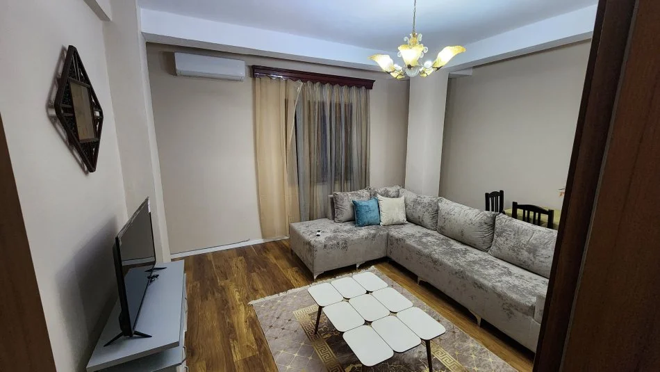 Tirane, jepet me qera apartament 2+1 Kati 4, 104 m² 700 € (MYSLYM SHYR,RRUGA BESIM IMAMI 2.)