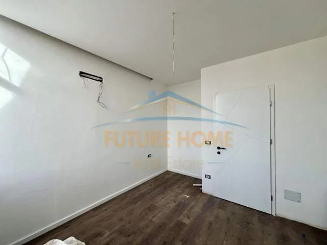 Tirane, jepet me qera apartament 1+1 Kati 8, 63 m² 84.000 Euro (Unaza e Re)