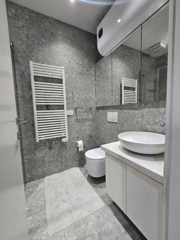 Tirane, shitet apartament 3+1+Ballkon Kati 5, 136 m² 450.000 € (Kompleksi Deliorgjit)