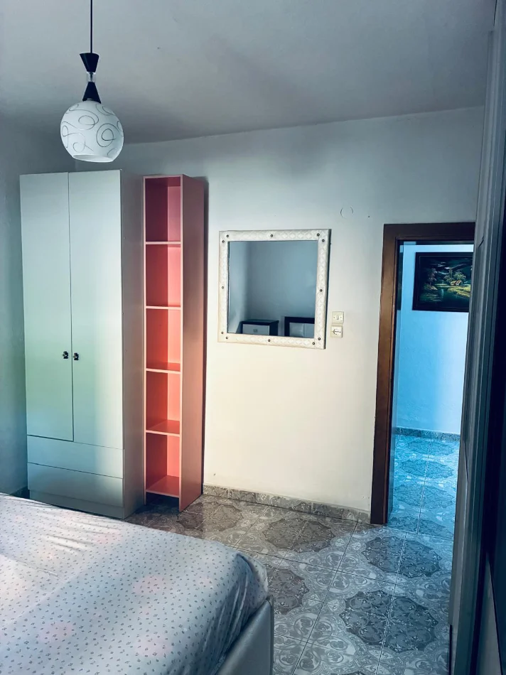 Tirane, jap me qera Vile 2+1+Ballkon Kati 1, 71 m² 550 € (Rruga Ferdinand Paparisto ,Porcelan)