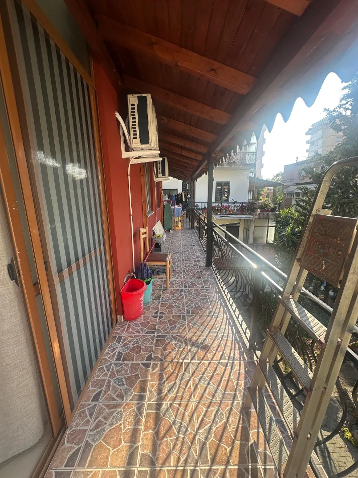Tirane, jepet me qera apartament 1+1 , 75 m² 550 € 