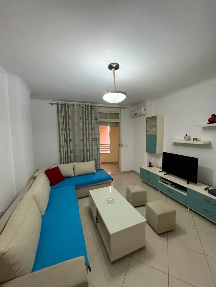 Tirane, jepet me qera apartament 2+1+Ballkon Kati 7, 650 € (Don Bosko, Viva Market)