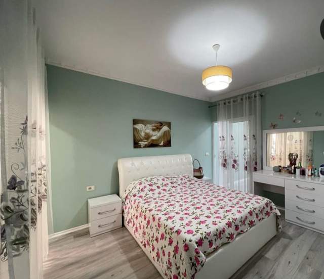 Tirane, shes apartament 2+1 Kati 4, 105 m² 165.000 Euro (Shkelqim Fusha)