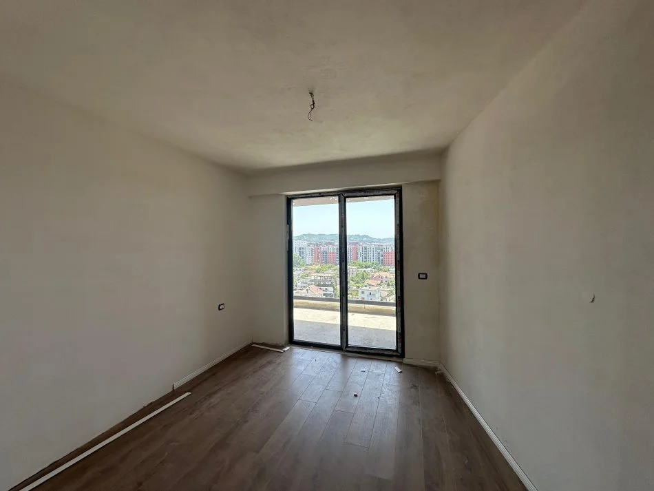Tirane, shitet apartament 1+1+Ballkon Kati 9, 84 m² 125.000 € (Ish Fusha Aviacionit Garden Residence Turdiu Gati Per Banim)