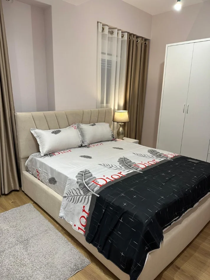 Tirane, jepet me qera apartament 1+1 Kati 1, 50 m² 350 € (Rezidenca Kaimi)