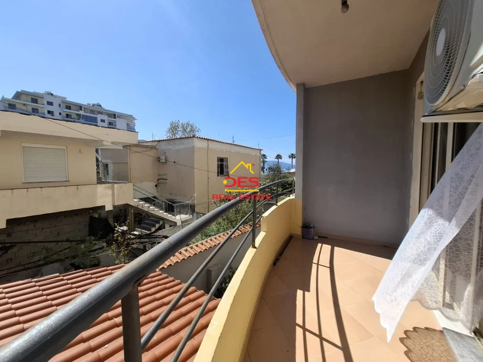 Vlore, jepet me qera apartament 2+1+Ballkon Kati 2, 120 m² 400 € (Rruga Shyqyri Ali Merka)