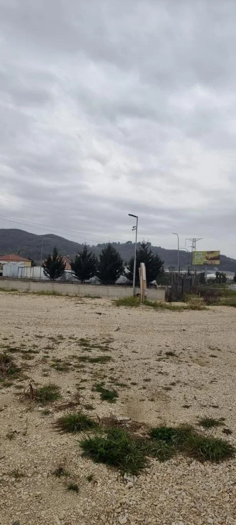 Tirane, shes toke 1.500 m² 210.000 Euro (Marikaj)