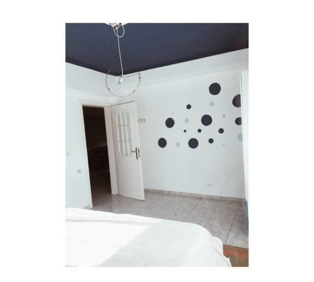 Elbasan, jepet me qera 76 m² 17.000 Leke