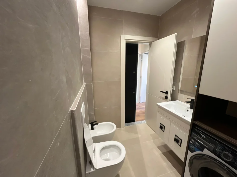 Tirane, shitet apartament 1+1+Ballkon Kati 3, 57 m² 