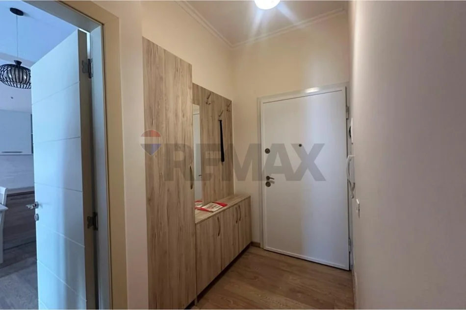 Tirane, jepet me qera apartament 2+1 Kati 2, 88 m² 700 € 