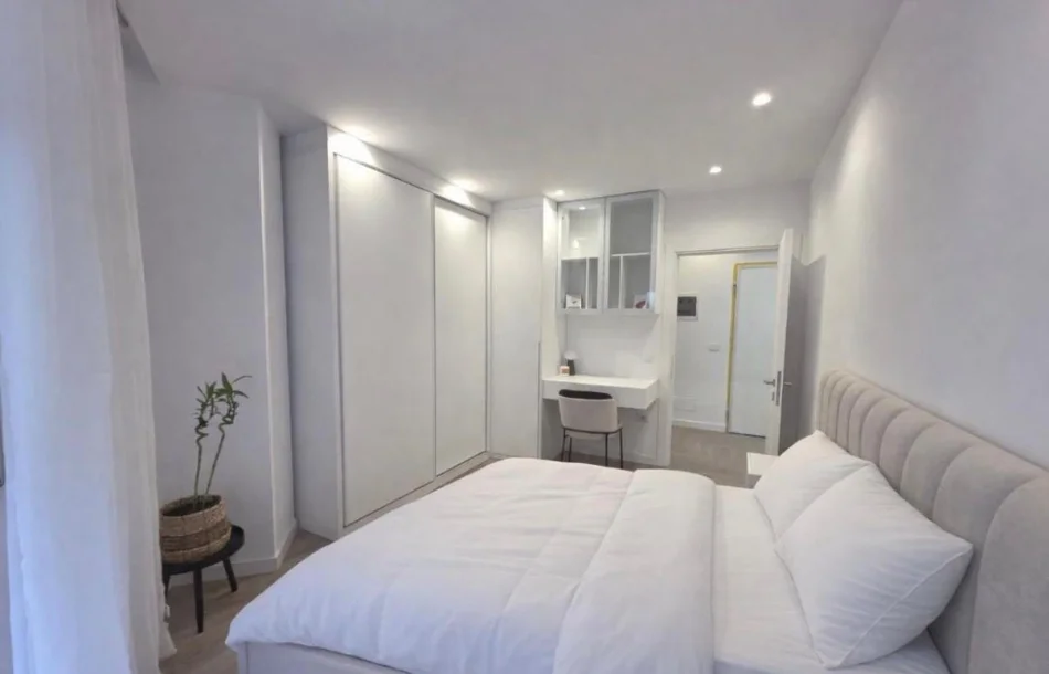 Tirane, jepet me qera apartament 1+1/ post parkimi Kati 0, 65 m² 800 € (Rezidenca Kodra e Diellit 1)