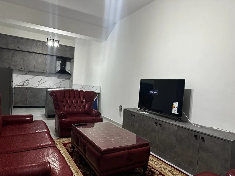 Tirane, jepet me qera apartament 2+1+Ballkon Kati 1, 110 m² 500 € (Kodra e Diellit (Rezidenca2))