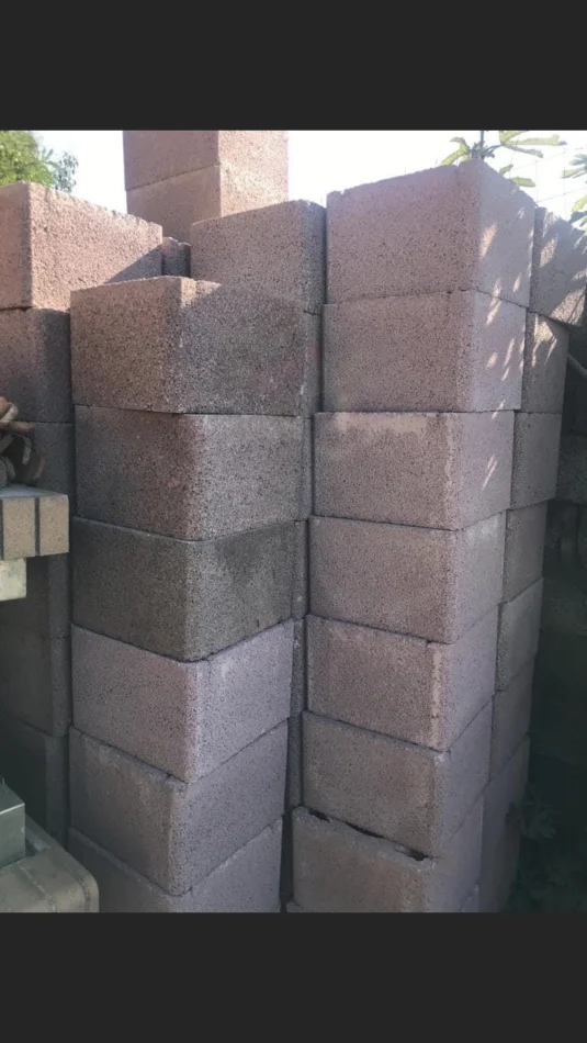 Tirane, shes Tulla shamat, Pllaka balte, Tulla xhami, etj 10 €