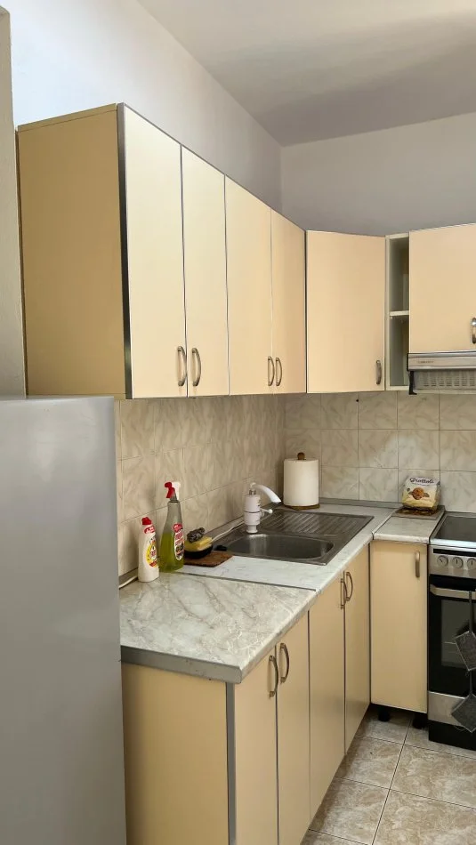 Tirane, jepet me qera apartament 1+1+Ballkon Kati 6, 60 m² 550 € (Zogu i zi)