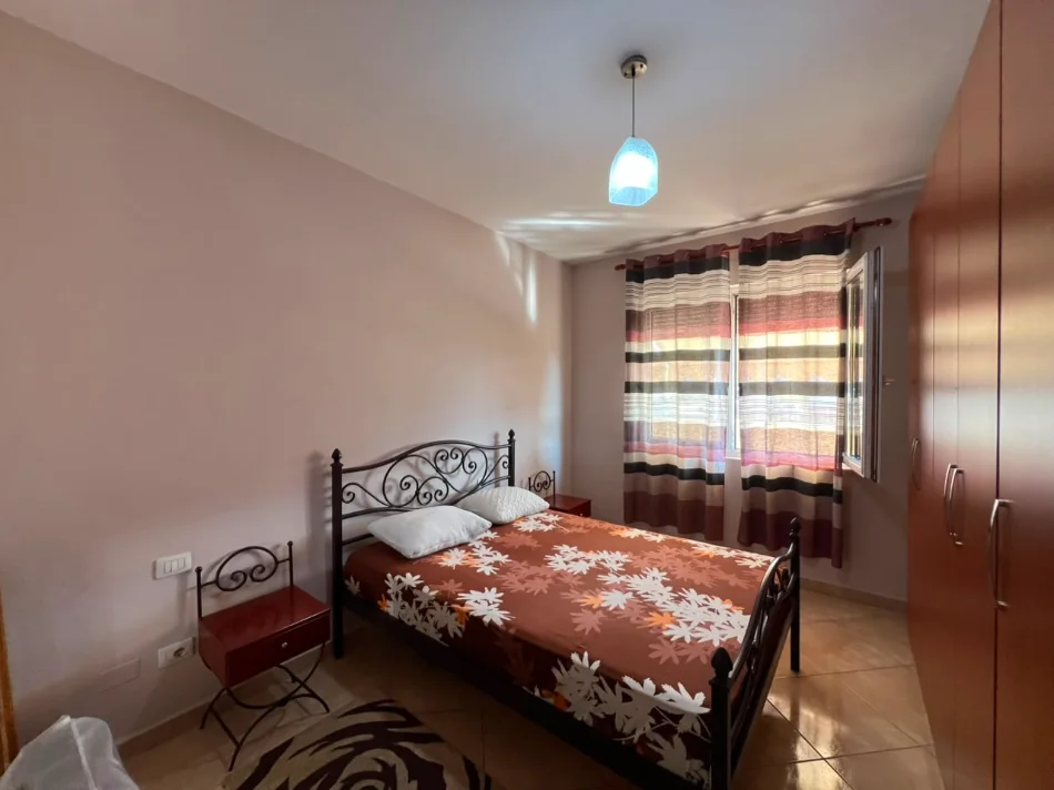 Tirane, jepet me qera apartament 1+1+Ballkon Kati 6, 75 m² 550 € (Rruga Tefta Tashko Koco)
