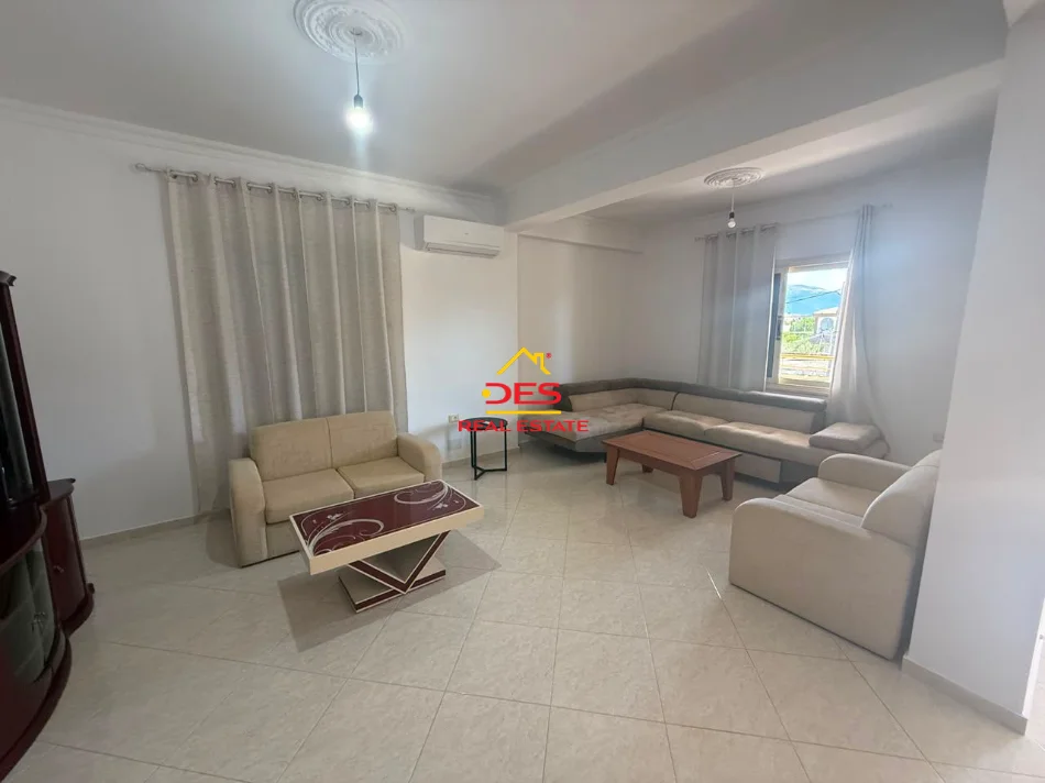 Vlore, jepet me qera Vile 3+1+Ballkon Kati 2, 110 m² 330 € (Rruga Sokrat Leka)