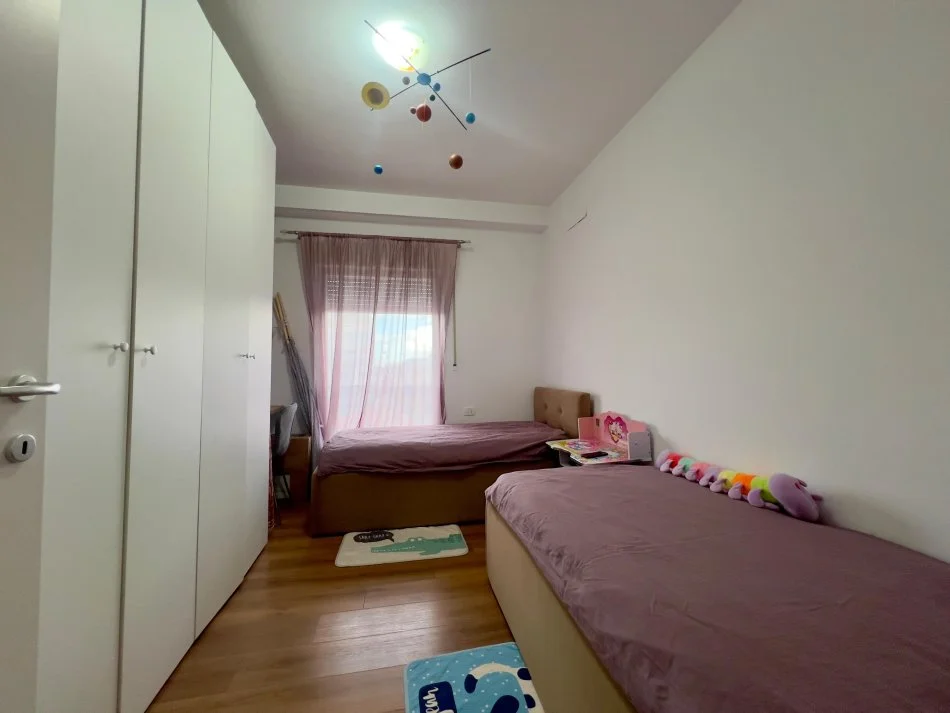 Tirane, jepet me qera apartament 2+1+Ballkon Kati 3, 76 m² 750 € (Jordan Misja)