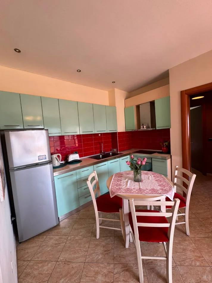 Tirane, jepet me qera apartament 2+1 Kati 9, 97 m² 700 € (9 Katëshet)