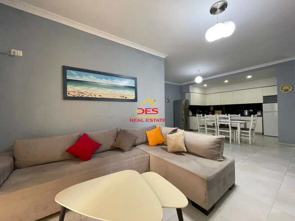 Vlore, jepet me qera apartament 3+1+Ballkon Kati 2, 120 m² 550 € (Rruga Fiqirete Musta)