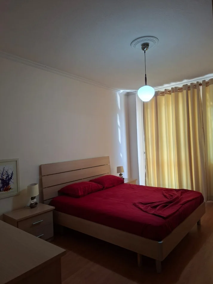 Tirane, jepet me qera apartament 2+1+Aneks+Ballkon Kati 8, 145 m² 950 € (Rruga Nikolla Tupe)