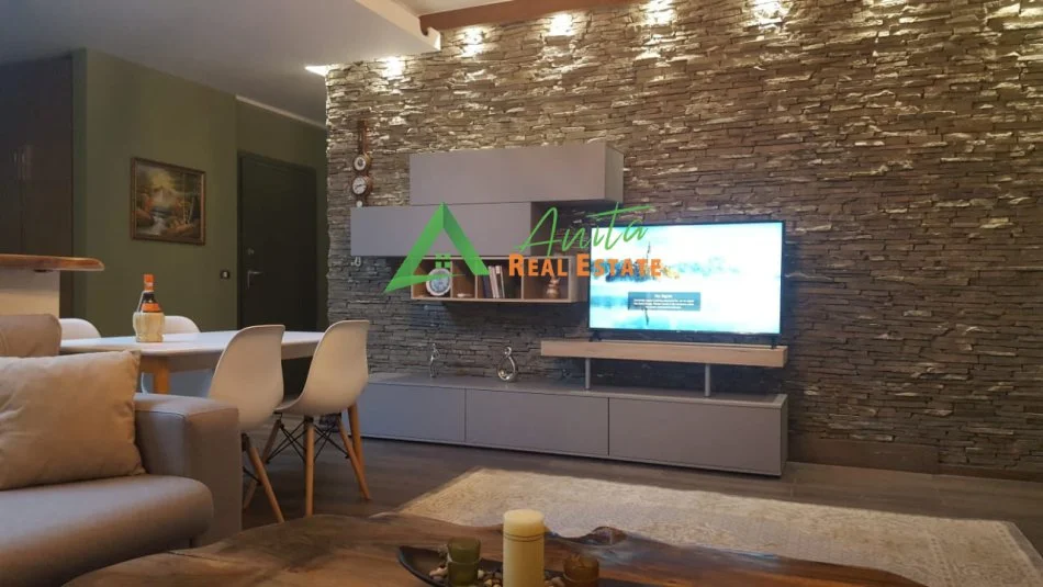 Tirane, jepet me qera apartament 2+1+Ballkon Kati 3, 90 m² 680 € (Liqeni i Thate, rruga Peti)